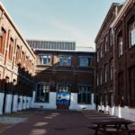 Ecole 1-2 Saint-Gilles cours de récréation primaire communal bruxelles